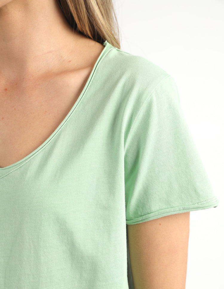 Vee Tee | Quiet Green