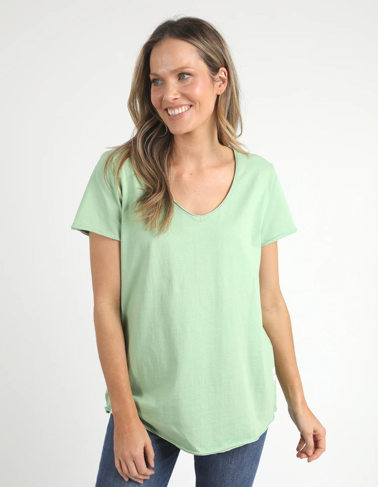 Vee Tee | Quiet Green