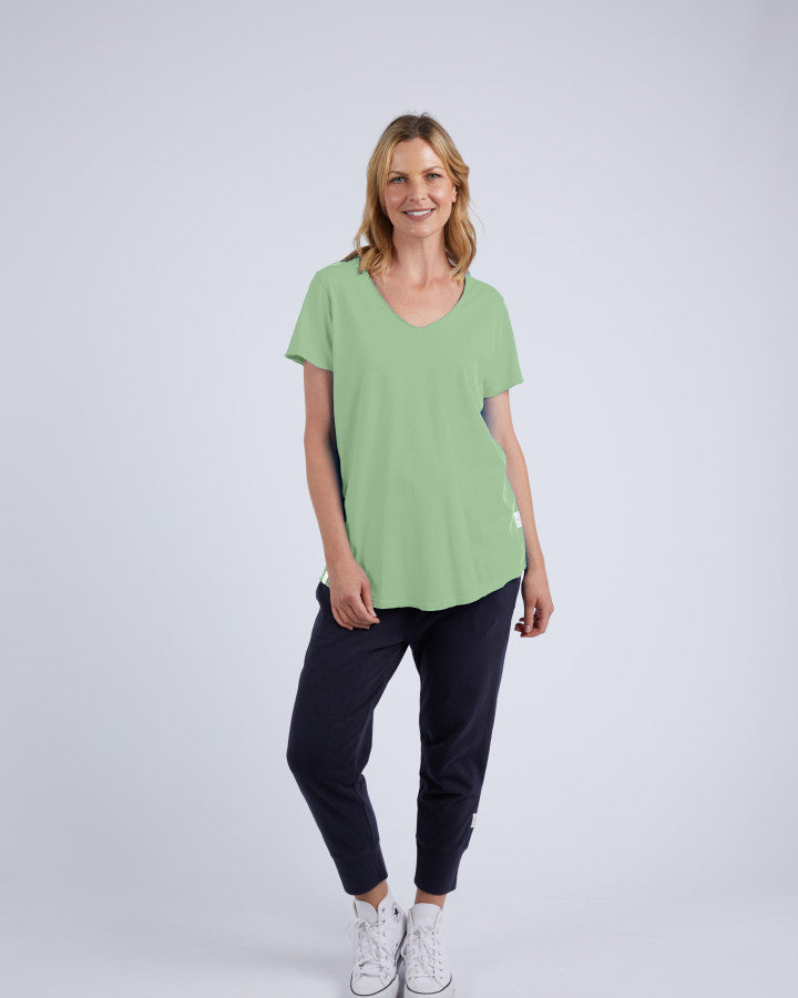 Vee Tee | Quiet Green