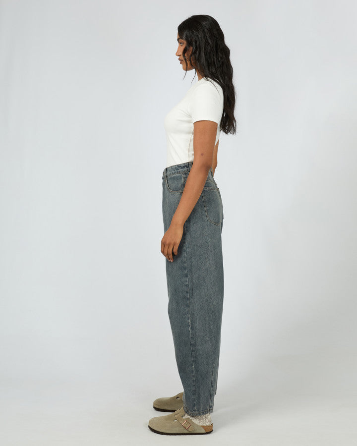 Hallie Barrel Leg Jean | Slate